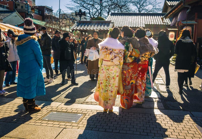 Kimono di raggiungimento della maturità fotografia stock libera da diritti Kimono di raggiungimento della maturità fotografia stock libera da diritti