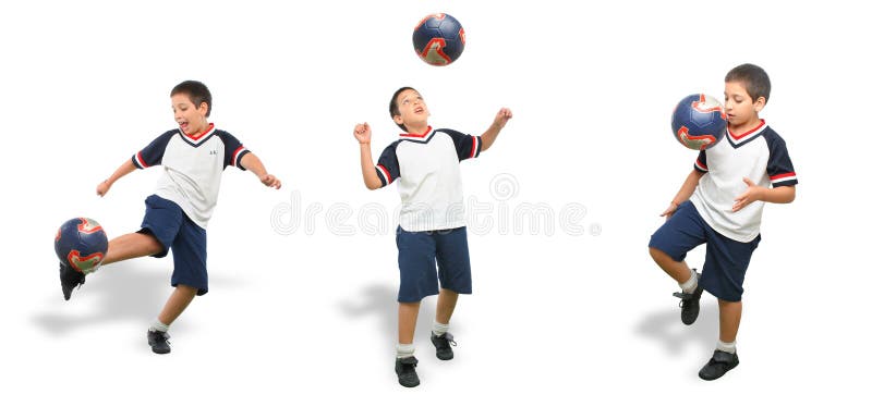 Kind, das den Fußball getrennt spielt stockfotos Kind, das den Fußball getrennt spielt stockfotos