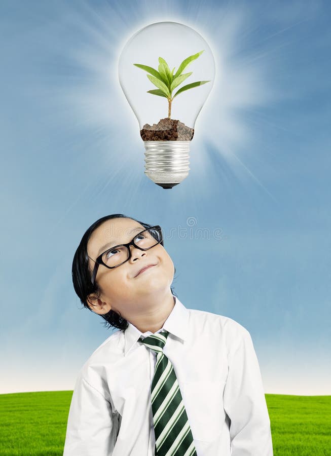 Kind die ecologieconcept bekijken royalty-vrije stock afbeeldingen Kind die ecologieconcept bekijken royalty-vrije stock afbeeldingen