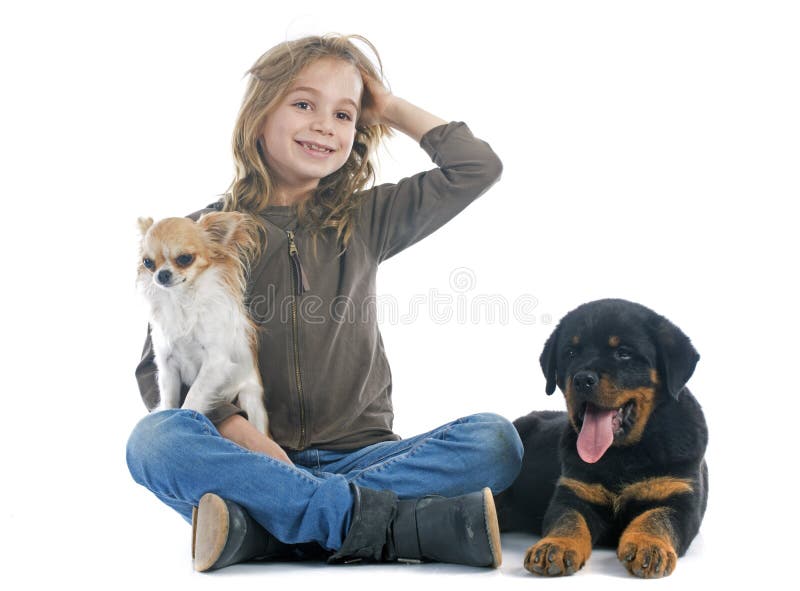 Kind und Hunde stockbilder Kind und Hunde stockbilder