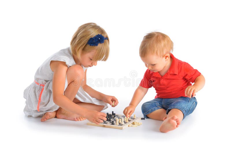 Kinder, die Schach spielen