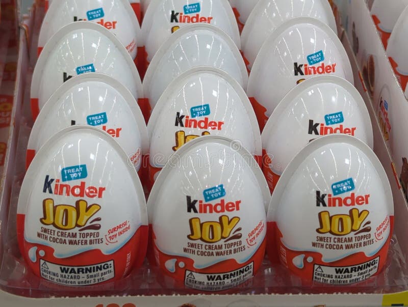 Kinder Joy Eggs Candies Logo Półki fotografia stock