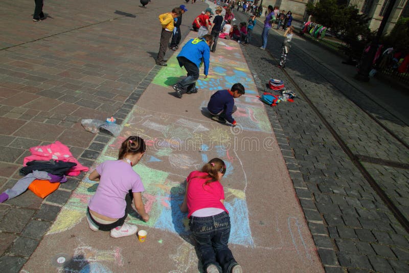 Kinder malen stockbilder