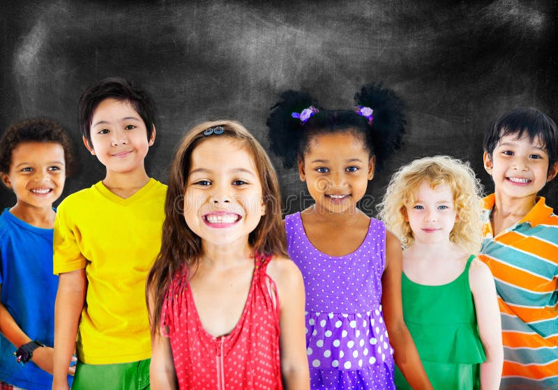 Kinderkinderverschiedenartigkeits-Glück-Gruppen-nettes Konzept stockfotos Kinderkinderverschiedenartigkeits-Glück-Gruppen-nettes Konzept stockfotos