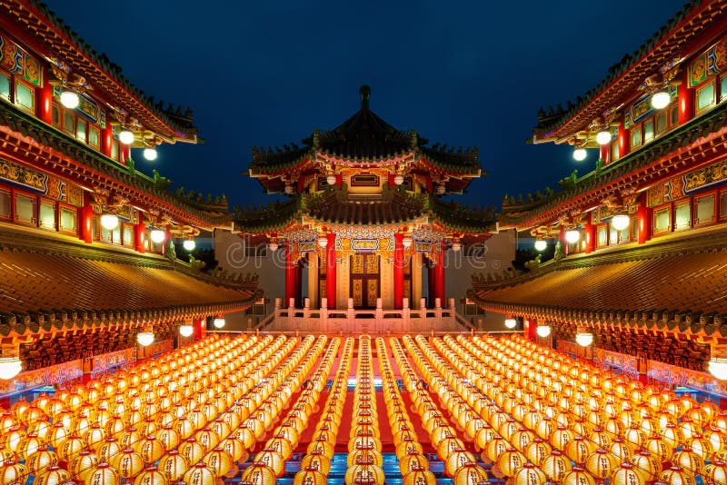 Kinesiskt nyår, traditionella kinesiska lyktor i Temple som lyfts fram för kinesiska nyårstips