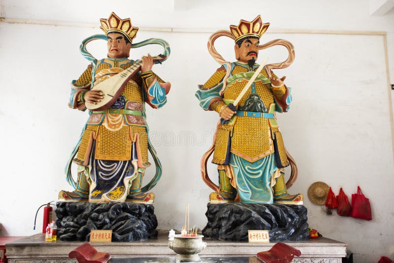 Король Востока. Четыре небесных царя Южная Корея. Боги Востока картинки с 5 головами 5 голов сверху.
