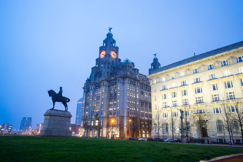 The King Edward VII Monument and the Liver Building, Liverpool Stock ...