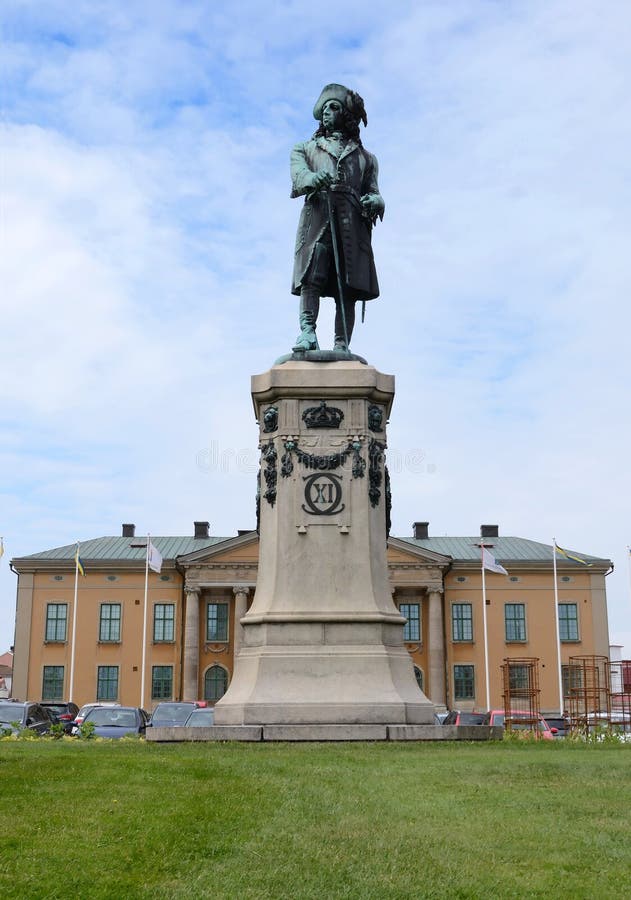 King Karl XI statue