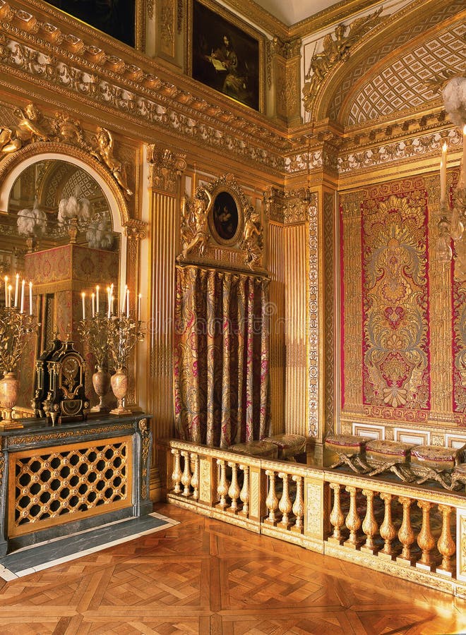 King Louis XIV Bedroom At Versailles Palace, France Editorial Photography - Image of columns ...