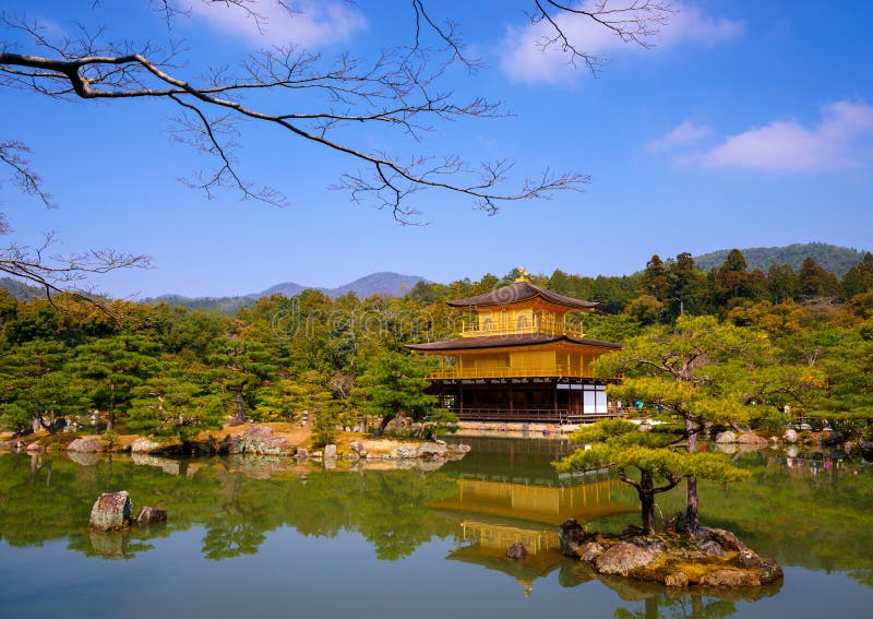Kinkakuji guld- paviljong, Kyoto, Japan royaltyfri fotografi Kinkakuji guld- paviljong, Kyoto, Japan royaltyfri fotografi