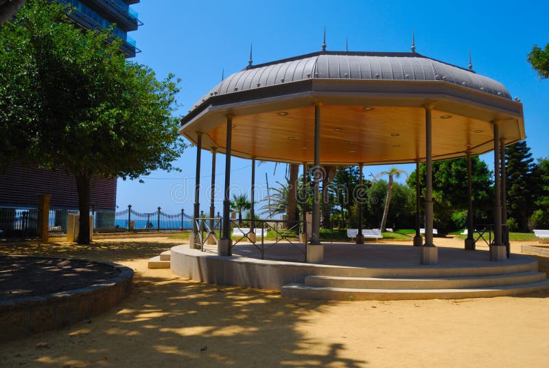 Kiosk park next to the sea