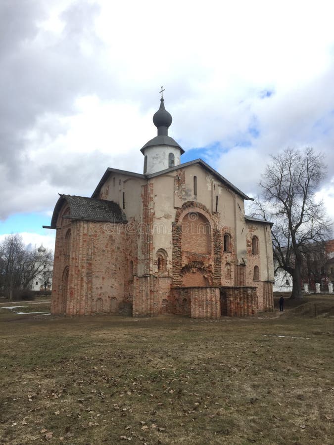 Kirche von Peter und Paul in Architekturmonument kozhevniki historischen Wahrzeichens veliky novgorod.