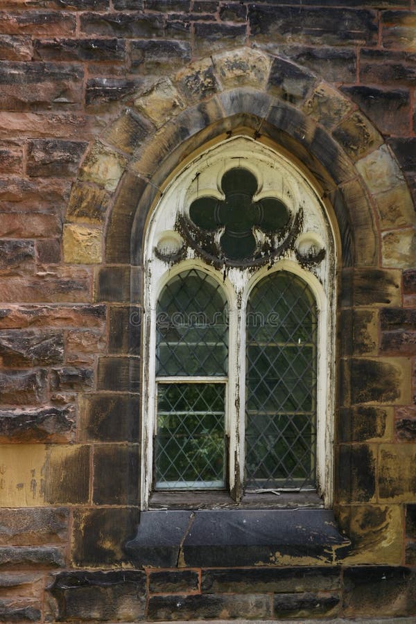 Gotisches Fenster stockbild. Bild von gewölbt, verbleit