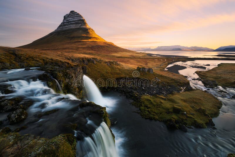 Kirkjufell in Island lizenzfreie stockfotografie Kirkjufell in Island lizenzfreie stockfotografie