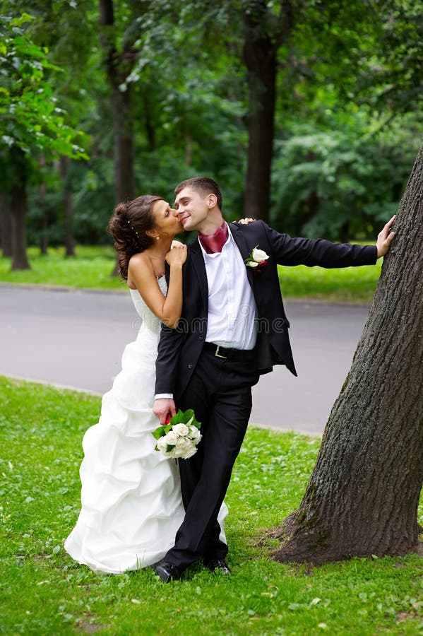 Kiss bride and groom