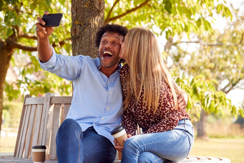 40 Best Selfie Poses For Couples – Buzz16 | Selfie poses, Couple selfies,  Couple picture poses