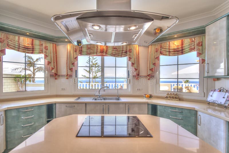 Modern Villa Stock Photos - Download 34,915 Royalty Free Photos