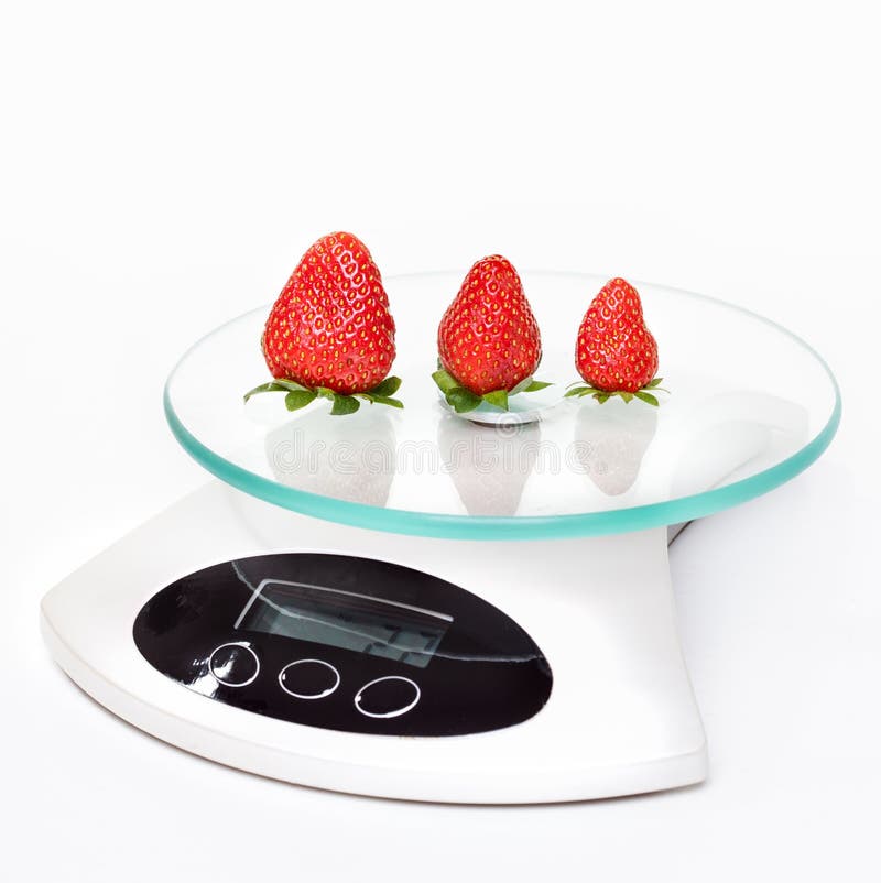 https://thumbs.dreamstime.com/b/kitchen-weight-scale-strawberry-isolated-white-background-41827500.jpg