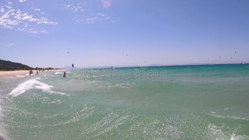 Kitesurfen auf der Strandgibraltar-Straße von Valdevaqueros in Tarifa Spain