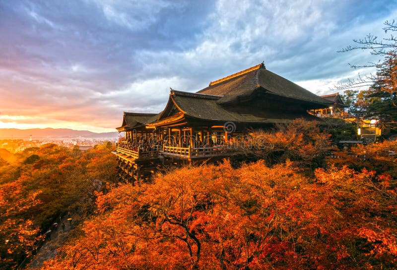 Kiyomizu-dera Tempel in Kyoto, Japan lizenzfreies stockbild Kiyomizu-dera Tempel in Kyoto, Japan lizenzfreies stockbild