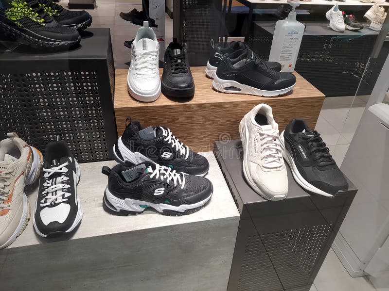 Lyrical vulkansk pinion Kiyv, Ukraine - August 30, 2020: Skechers Shoes at the Shop at Shopping  Mall. Editorial Photography - Image of skechers, logo: 216606142