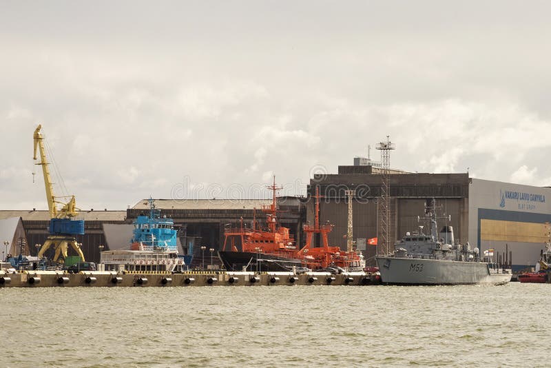 KLAIPEDA, ΛΙΘΟΥΑΝΙΑ - 22 ΣΕΠΤΕΜΒΡΊΟΥ 2018: Το σκάφος M53 Skalvis πρώην βρετανικό HMS Cottesmore του λιθουανικού ναυτικού και άλλο στοκ εικόνες KLAIPEDA, ΛΙΘΟΥΑΝΙΑ - 22 ΣΕΠΤΕΜΒΡΊΟΥ 2018: Το σκάφος M53 Skalvis πρώην βρετανικό HMS Cottesmore του λιθουανικού ναυτικού και άλλο στοκ εικόνες