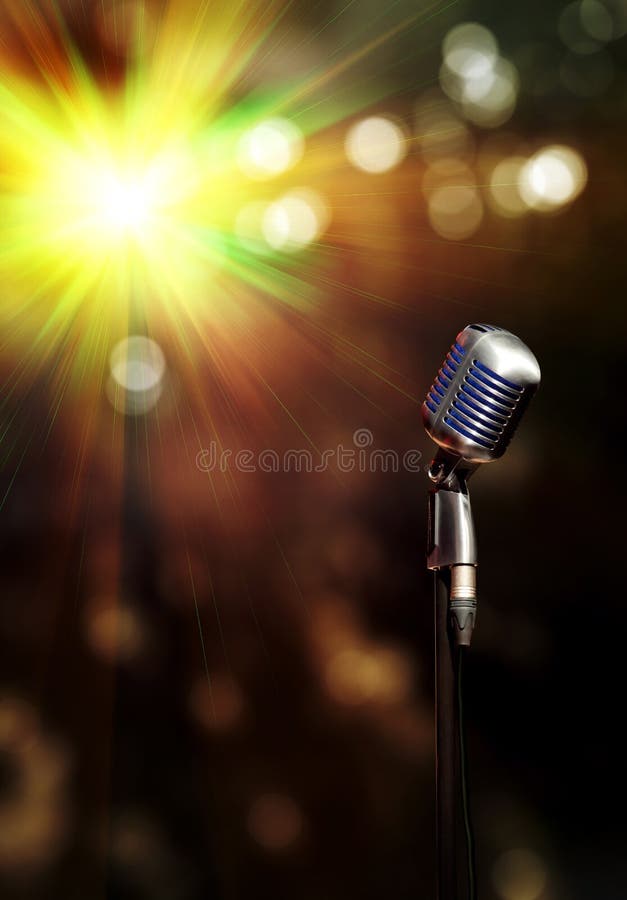 Klassieke retro microfoon royalty-vrije stock afbeeldingen