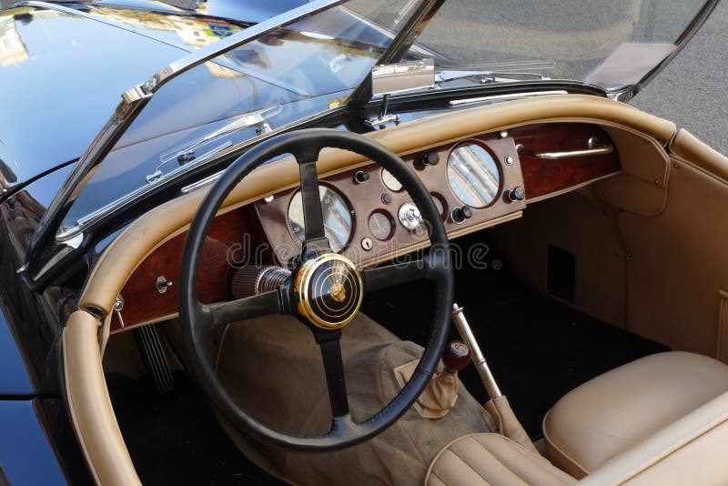 klassisk interior för bil arkivbilder klassisk interior för bil arkivbilder