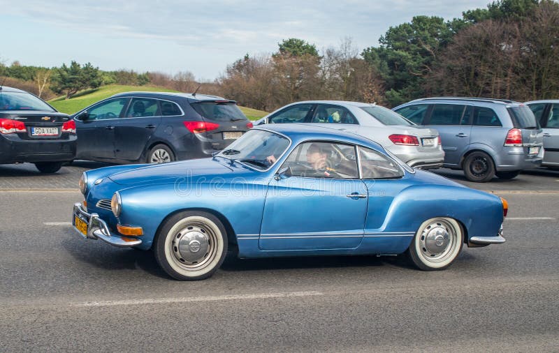Klassisk tysk bil Volkswagen Karmann Ghia fotografering för bildbyråer Klassisk tysk bil Volkswagen Karmann Ghia fotografering för bildbyråer