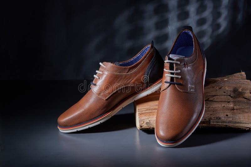 Klasyczni męscy brown rzemienni buty