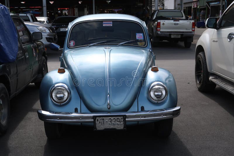 Błękitny Volkswagen Beetle Boczny Widok Stary ścigi Vw