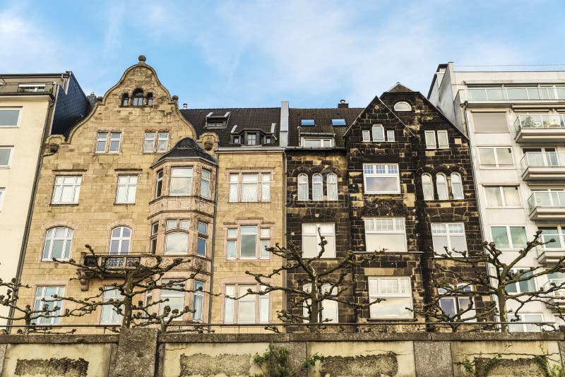 Klasyków domy w Dusseldorf, Niemcy obraz stock