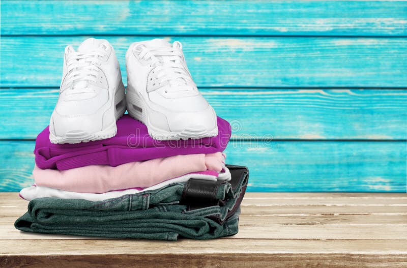 Kleidung lizenzfreie stockbilder