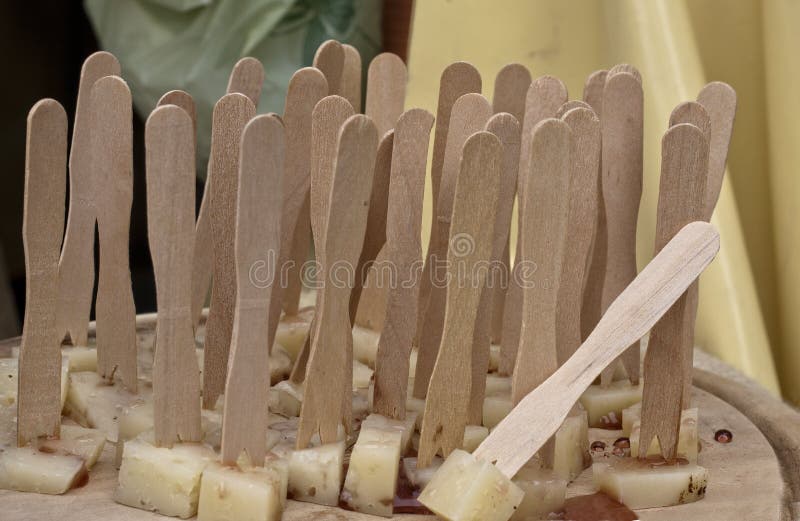 Kleine Snäcke machten †‹â€ ‹vom Käse und vom Honig stockfotos Kleine Snäcke machten †‹â€ ‹vom Käse und vom Honig stockfotos