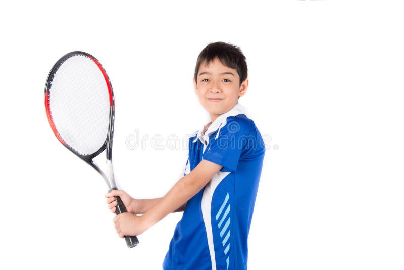 Kleiner Junge, der in der Hand Tennisschläger und -Tennisball spielt stockfotos Kleiner Junge, der in der Hand Tennisschläger und -Tennisball spielt stockfotos