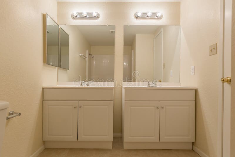Kleines Badezimmer lizenzfreie stockfotos