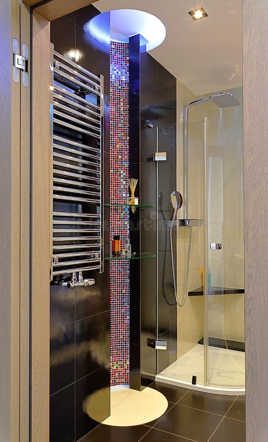 Kleines Badezimmer fot 2 lizenzfreie stockfotos
