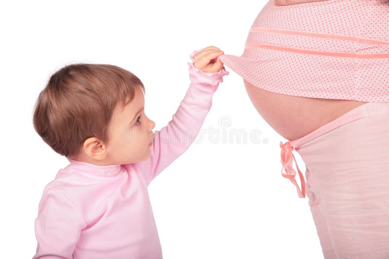 Kleines Mädchen und schwangerer Blick innen