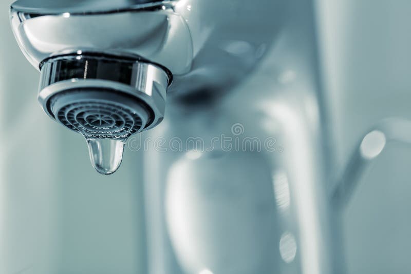 Klepnięcie z kapiącym waterdrop Wodny wyciek, oszczędzanie zdjęcie royalty free Klepnięcie z kapiącym waterdrop Wodny wyciek, oszczędzanie zdjęcie royalty free