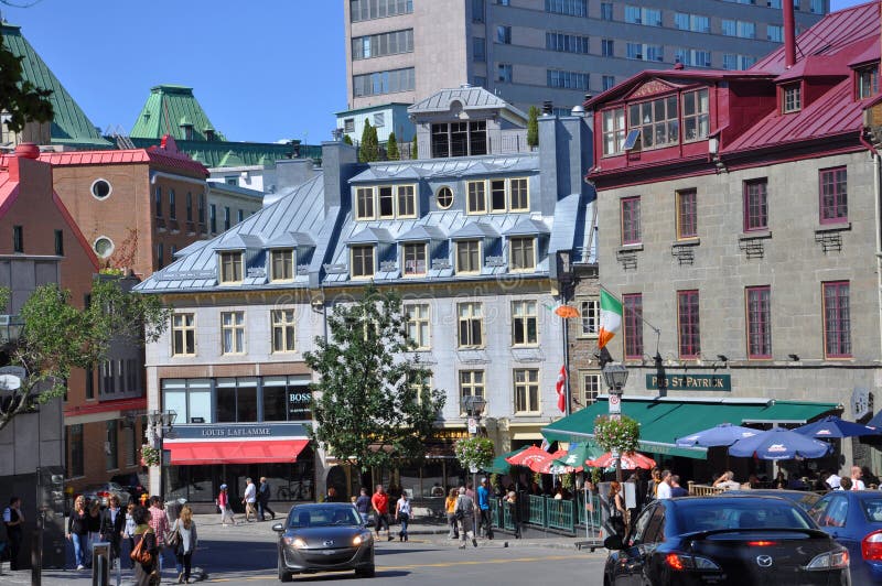 Kleurrijke Huizen in de Oude Stad van Quebec stock afbeeldingen Kleurrijke Huizen in de Oude Stad van Quebec stock afbeeldingen
