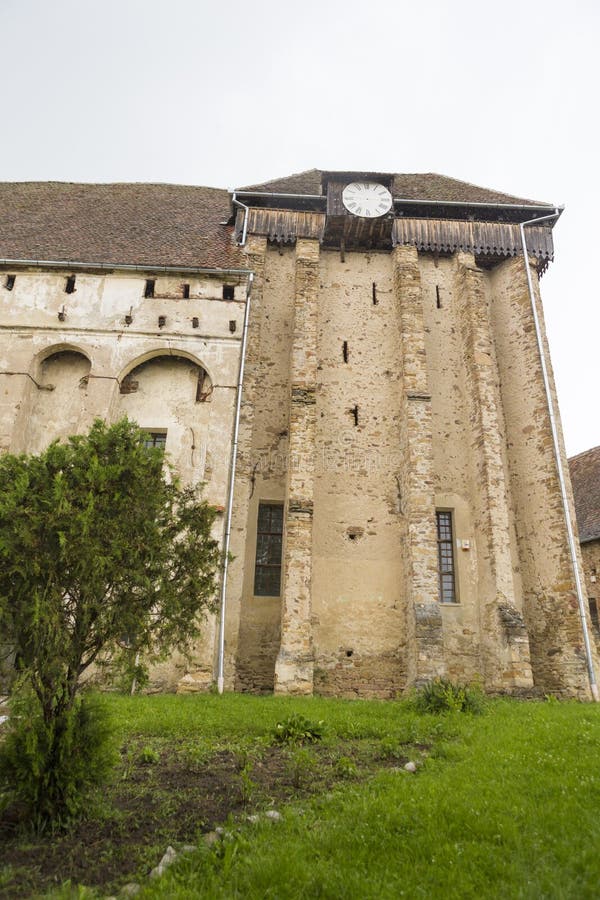 Klockatornet från Selistat stärkte kyrkan arkivbild Klockatornet från Selistat stärkte kyrkan arkivbild