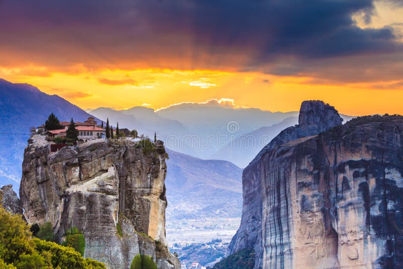Kloster av den heliga Treenighet I i Meteora, Grekland royaltyfria bilder Kloster av den heliga Treenighet I i Meteora, Grekland royaltyfria bilder