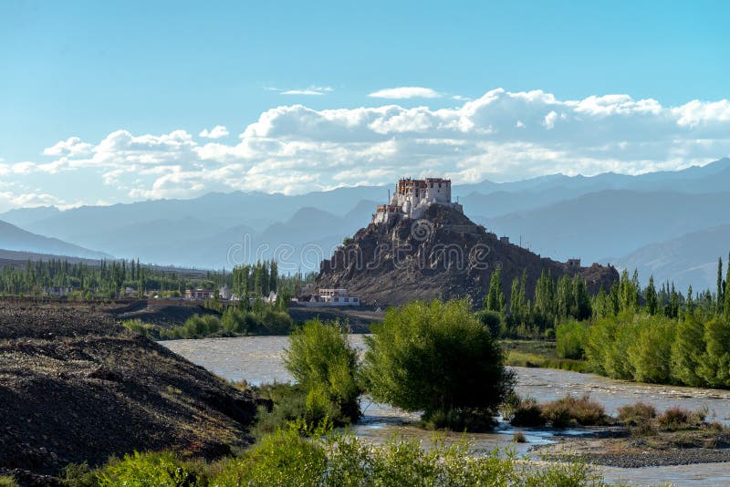 Download Kloster Leh Ladakh Indien Augusti 2017 Arkivfoto - Bild av flagga, bön: 106829266
