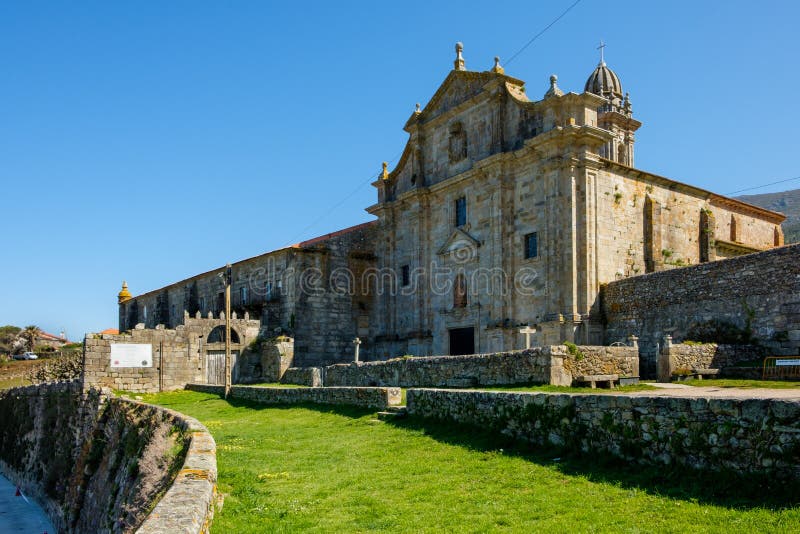 Kloster von Santa Maria de Oia lizenzfreies stockfoto Kloster von Santa Maria de Oia lizenzfreies stockfoto