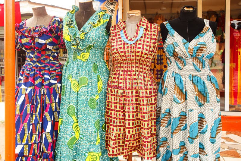 Klänning i Accra Ghana arkivfoto Klänning i Accra Ghana arkivfoto