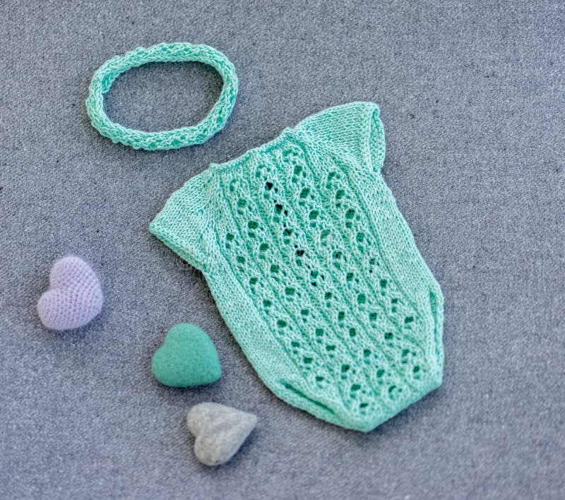 Knitted newborn baby clothes stock photography Knitted newborn baby clothes stock photography