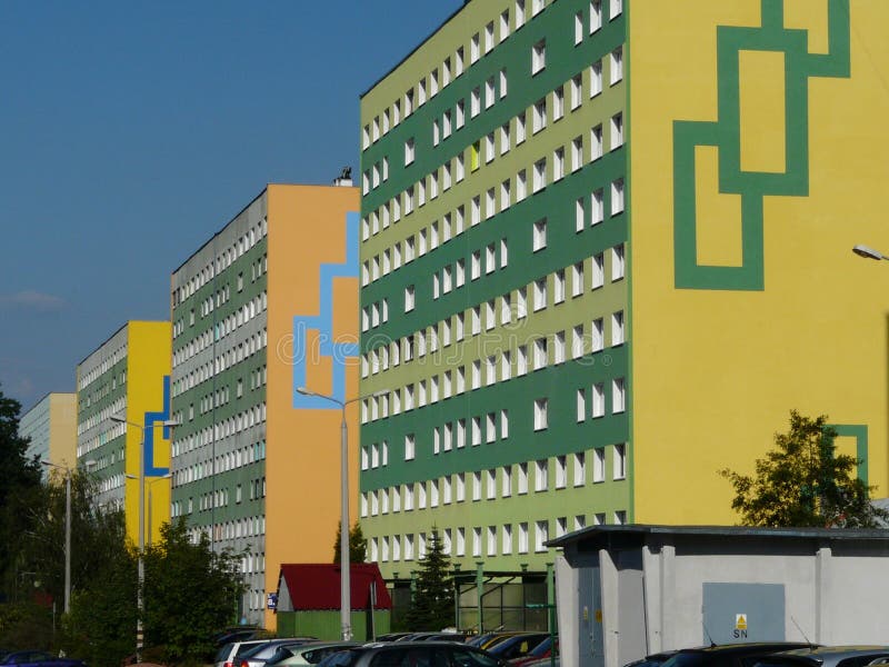 KNUROW SZCZYGLOWICE, SILESIA, propriedade do Polônia-alojamento 20 anos, torres em Alei Piastow imagens de stock KNUROW SZCZYGLOWICE, SILESIA, propriedade do Polônia-alojamento 20 anos, torres em Alei Piastow imagens de stock