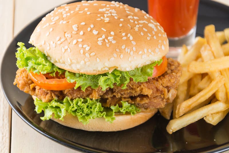 Knusperiger Huhnburger stockfotos Knusperiger Huhnburger stockfotos