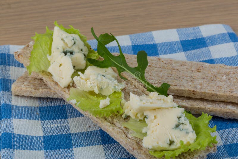Knäckebrood met kaas royalty-vrije stock afbeelding Knäckebrood met kaas royalty-vrije stock afbeelding