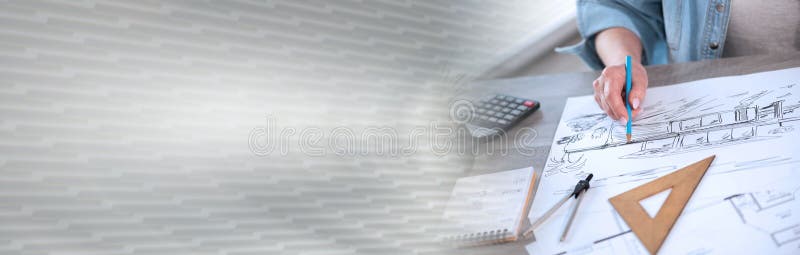 Kobieta architekt pracująca nad szkicem; baner panoramiczny zdjęcie stock